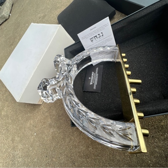 Waterford MENORAH Laurel Leaf Crystal & Polished Brass Hanukkah Judaica New Box - Picture 4 of 8